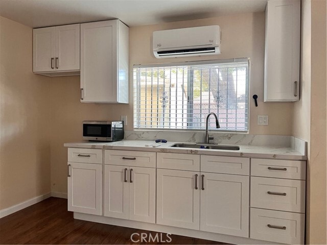 Photo - 1404 Dawley Ave