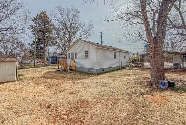 Photo - 937 E Main St