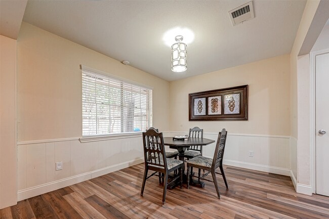 Building Photo - 3903 Hermitage Hollow Ln