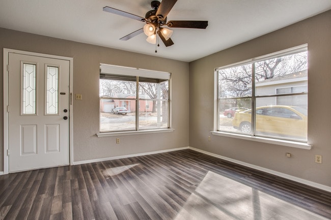 Photo - 3232 Merida Ave