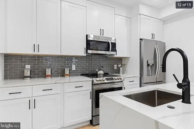 Photo - 927 Kennedy St NW Unidad 303