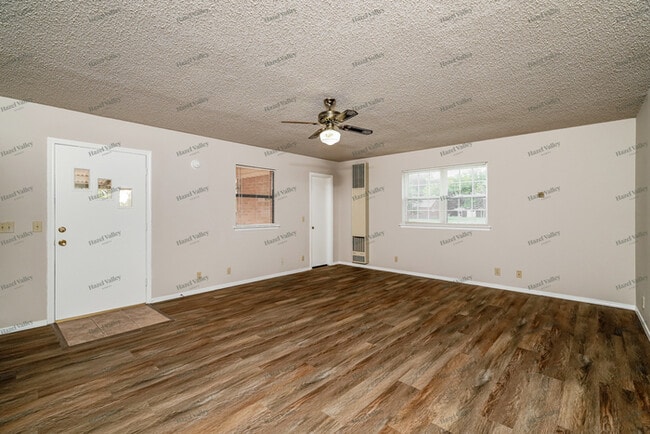 Photo - 23 W Stadium Rd