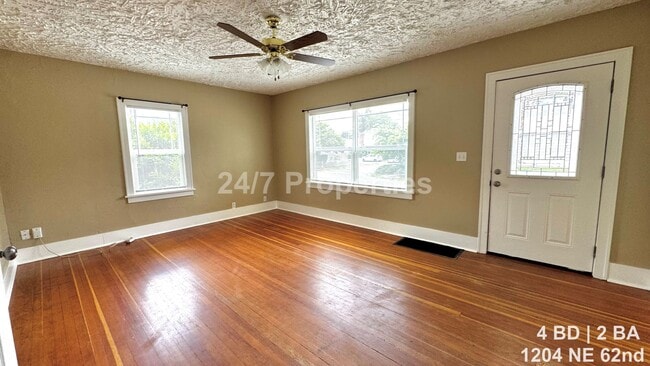Photo - Charming 4 BD | 2 BA Bungalow with A/C - North Tabor