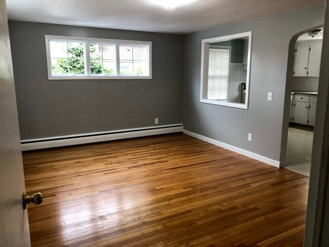 Photo - 236 Mapleton St