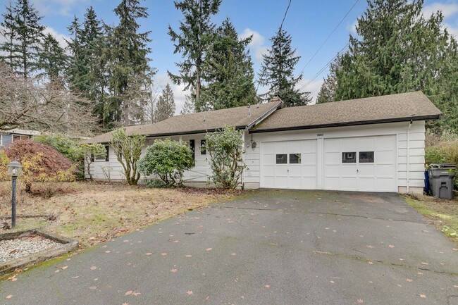 3 Bedroom Rambler in Kirkland with Large Y... - 3 Bedroom Rambler in Kirkland with Large Y... Casa