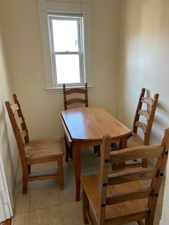 541 Washington St Unit Top Floor Three-Bedroom