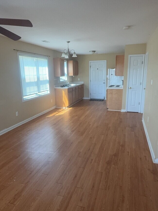 Photo - 206 Angus Ln