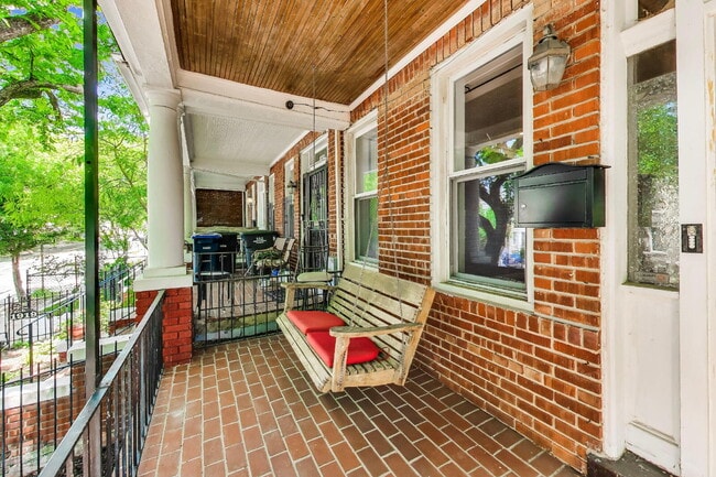 1917 Lincoln Rd NE