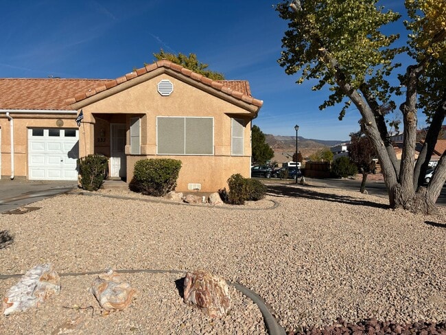 Building Photo - 3 Bed Home La Verkin