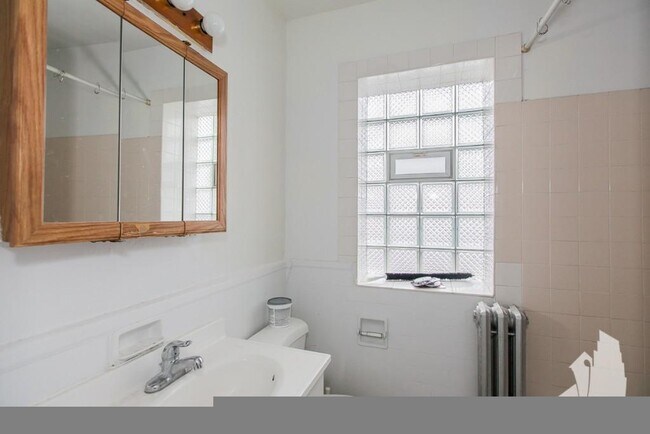 Photo - 2944 N Albany Ave Unidad 2948-1W