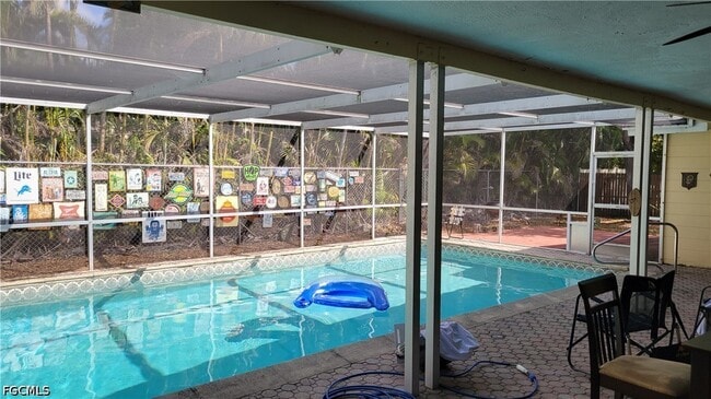 Photo - 1403 Davis Dr