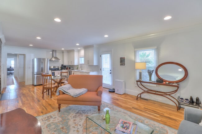 Photo - 1316 Pennock Ave