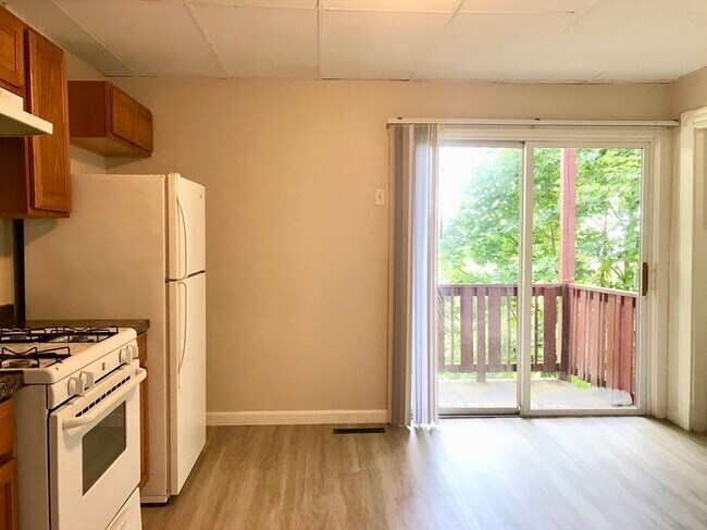 Photo - 73 Campbell Ave Unit 2