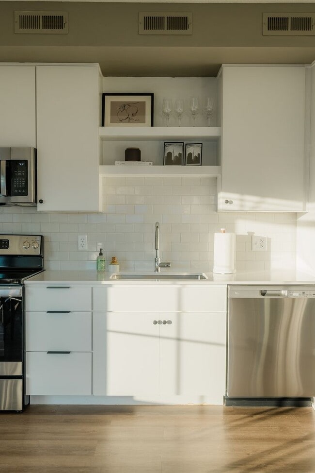 Photo - Reserve At Jordan Creek