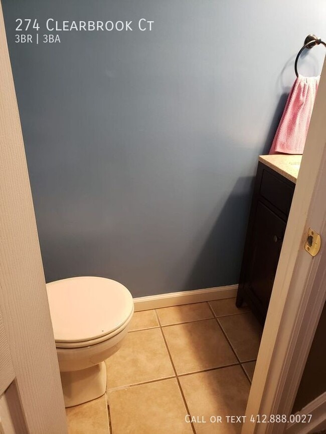 Photo - 274 Clearbrook Ct