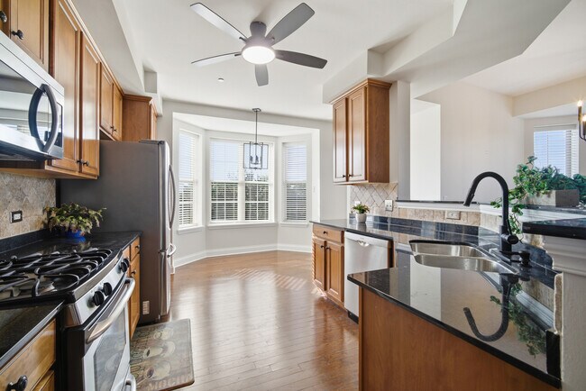 Photo - 2700 Summit Dr Unit 312