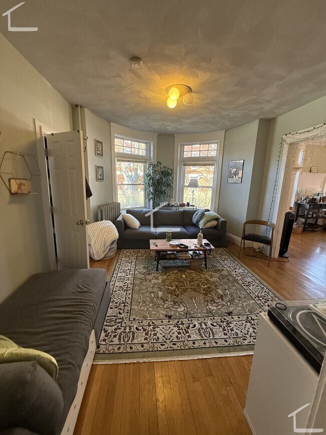 Photo - Amazing 4 bed 2.5 bath in Brookline...