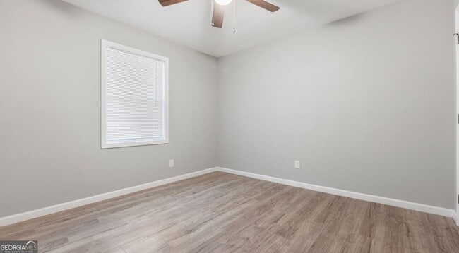 Photo - 614 Hardy Ave SW