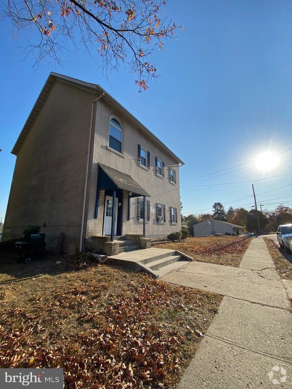 Building Photo - 327 S Church St Unit 1 Rental