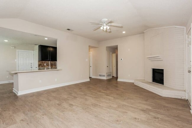 Photo - 2669 Claremont Dr