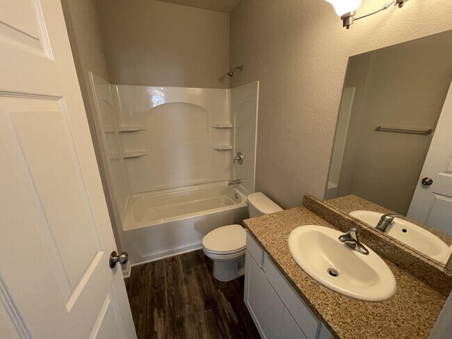 Photo - 2240 Northfield Ln