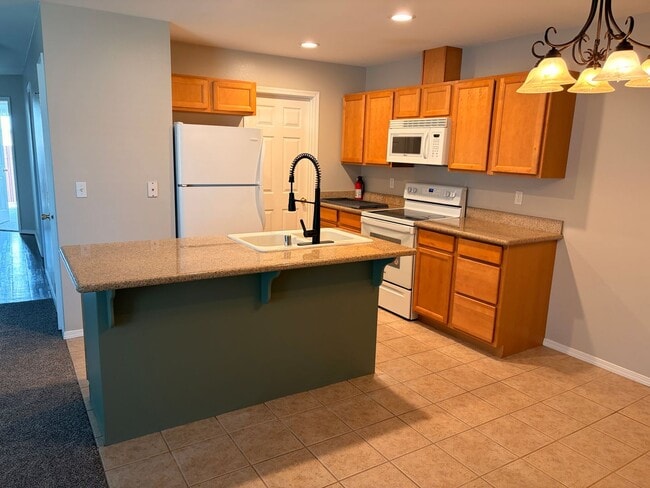 12213-12215 W 10th Ave