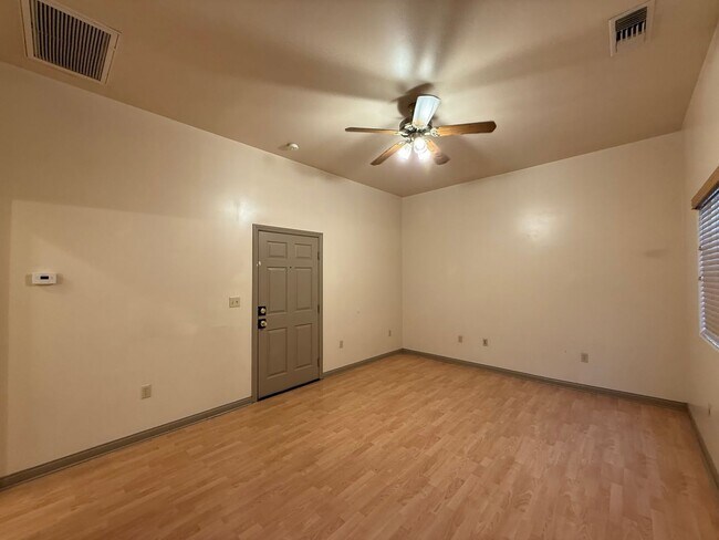 Photo - 522 Center St