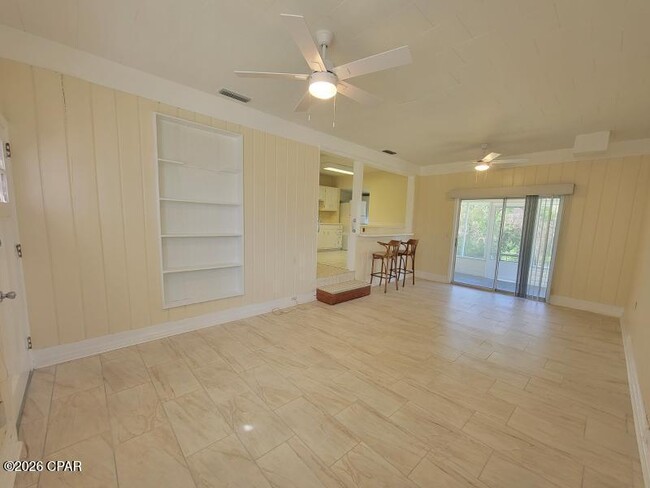 Photo - 909 E 7th St