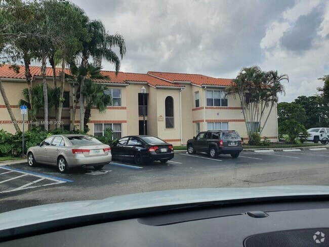 Building Photo - 3320 Pinewalk Dr N Unit 1715 Rental