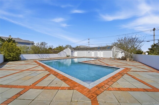 Photo - 355 Dune Rd
