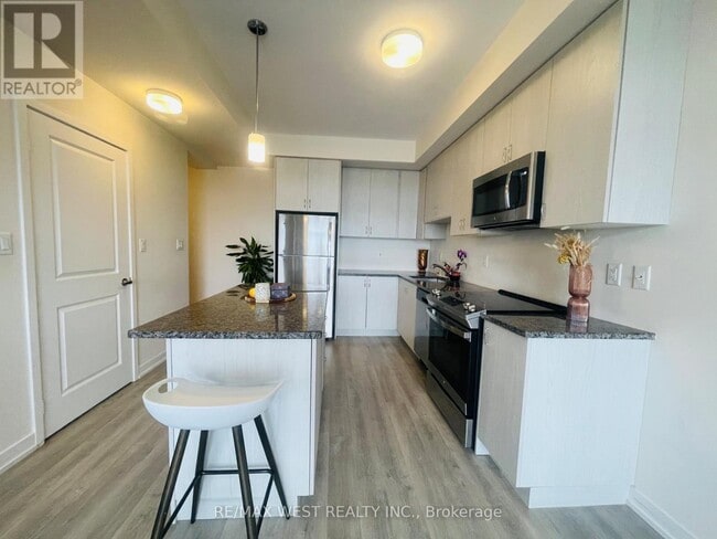 Photo - 2550 Castlegate Crossing