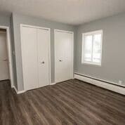 Bedroom with double closets - Park Pointe