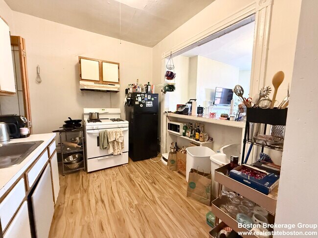 Building Photo - 26 Symphony Rd Unit 4