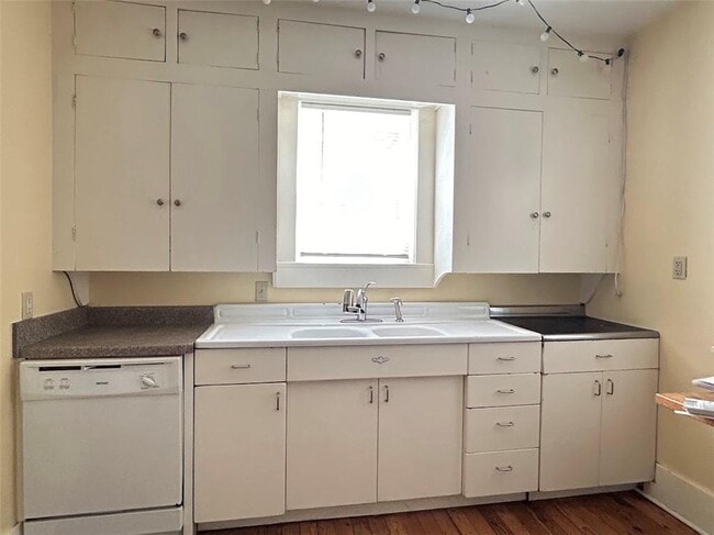 Photo - 1055 Pollard Ave