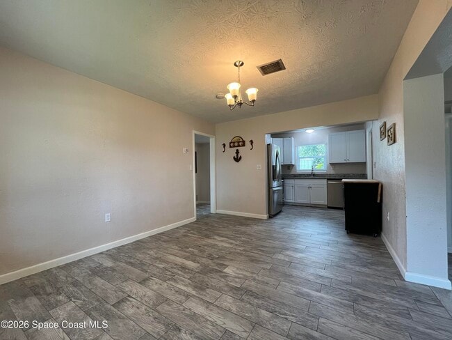 Photo - 801 Hampton Way