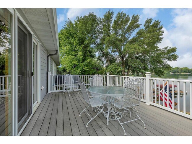 Photo - 11610 44th St NE