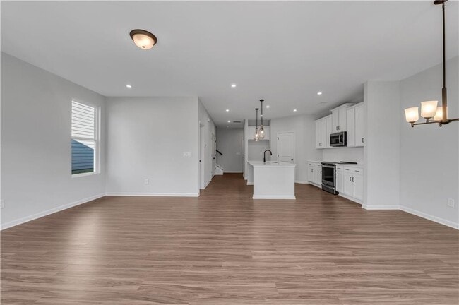 Photo - 865 York Aly