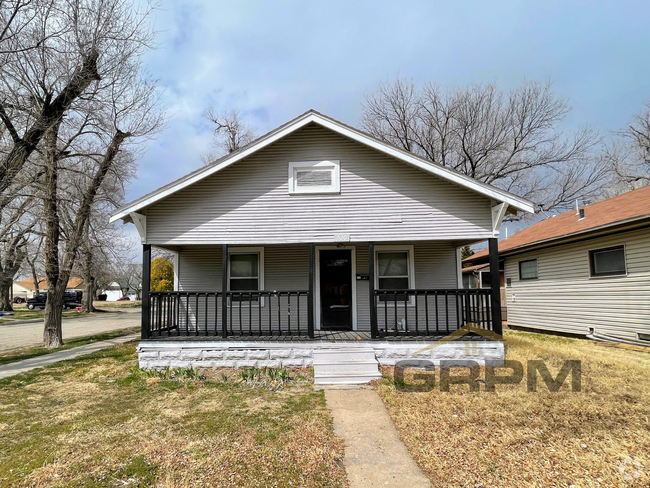 Building Photo - 2 bedroom with Bonus Room Rental