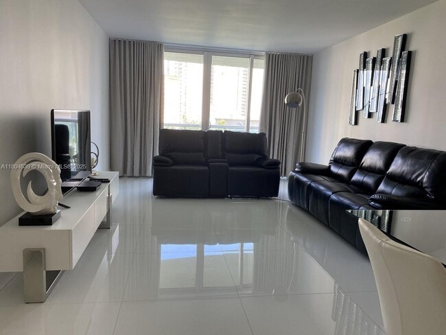 Photo - 19370 Collins Ave Unit 627