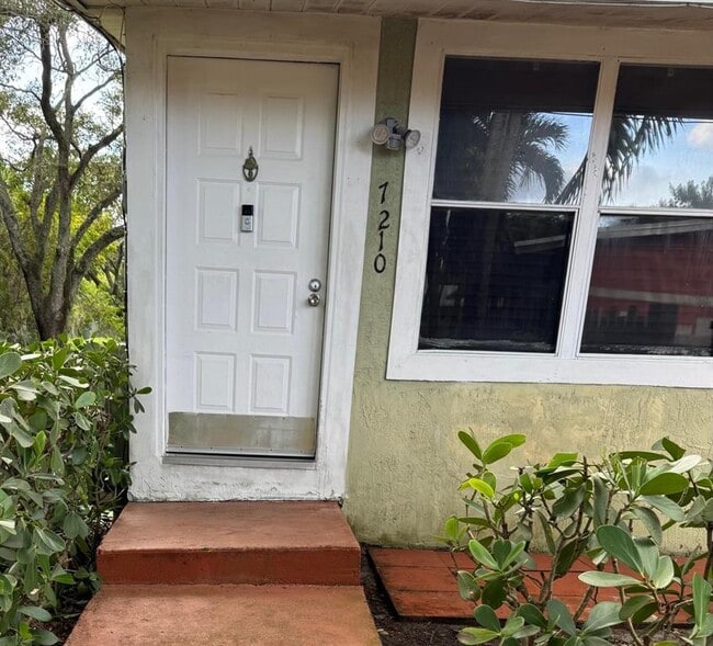 Building Photo - 7210 Southgate Blvd Unit # 7210