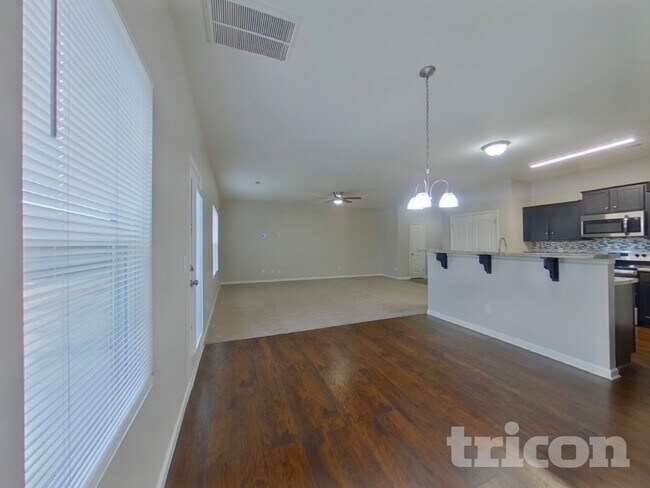 Photo - 11335 Breezehill Ln