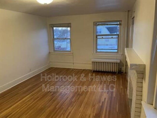 Photo - 200 E Laurel St