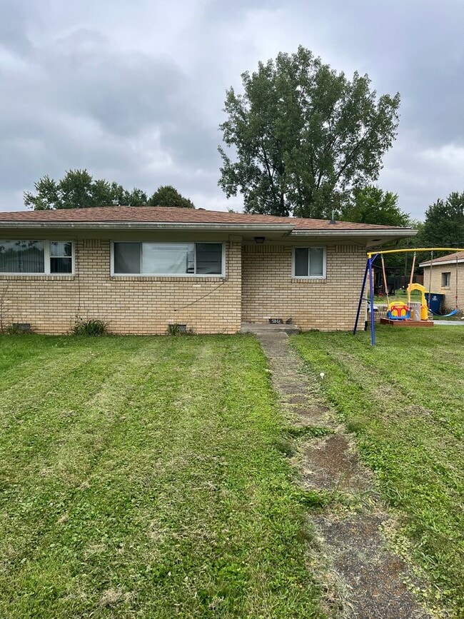 Building Photo - 7014-7016 N Manor Dr Unit 7016 Rental