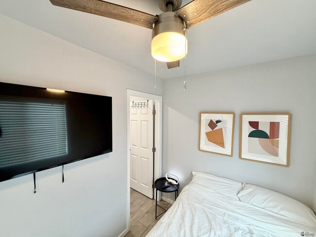 Photo - 640 S 1st Ave