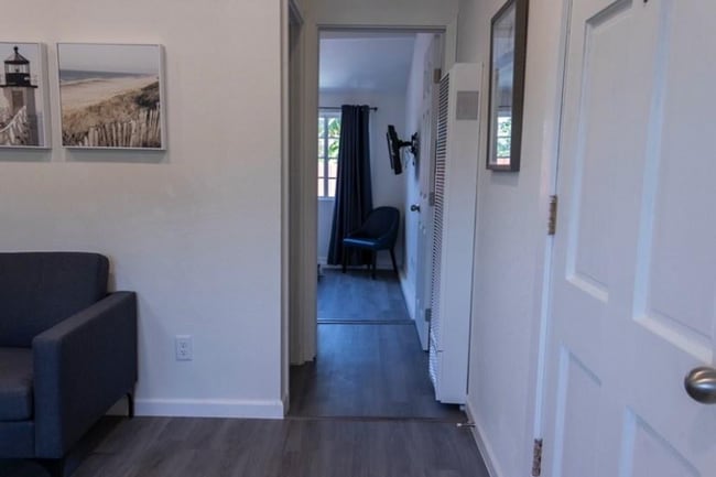 Photo - 2114 54th St