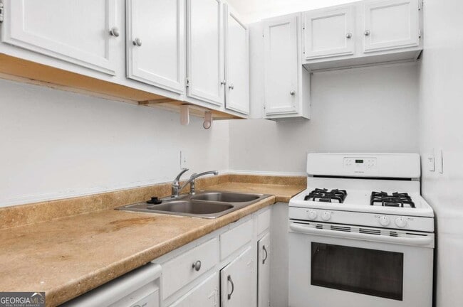 Photo - 11 Peachtree Hills Ave NE Unidad B7