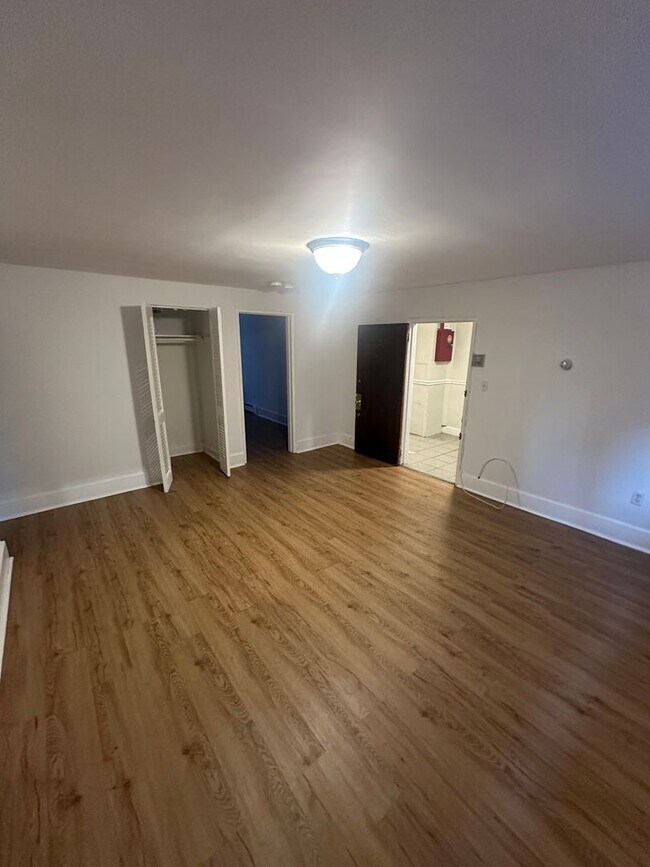 63 Selkirk Rd