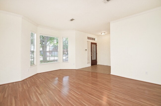 Building Photo - 6022 Spanish Oak Dr
