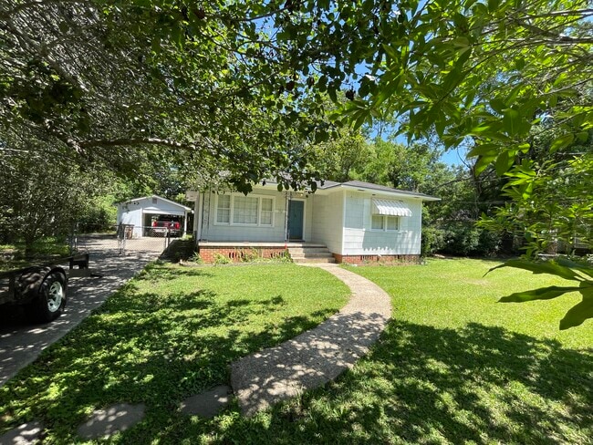 Photo - 751 Farnell Ln