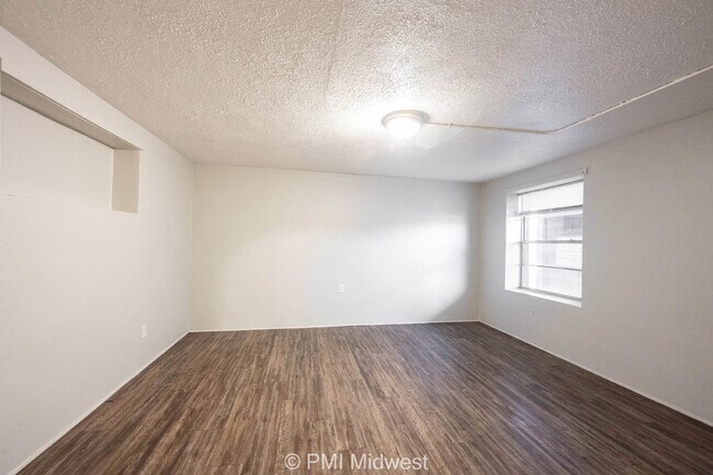 Photo - "Cozy 1-Bedroom Gem in Avon – Perfectly Sized at 600 Sq Ft!" Unidad 4